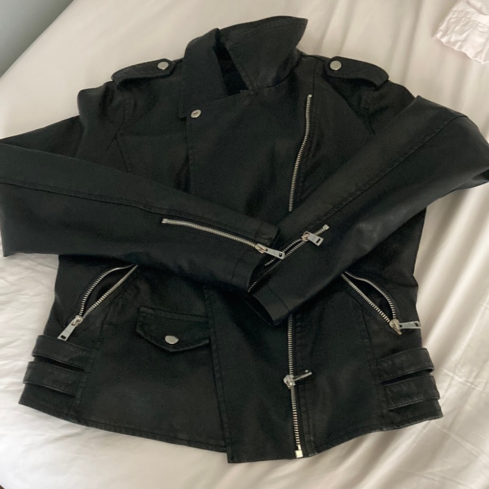 size small LA coalition pleather jacket, black